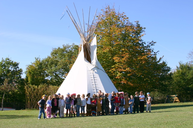 Tipi with children in fancy dress